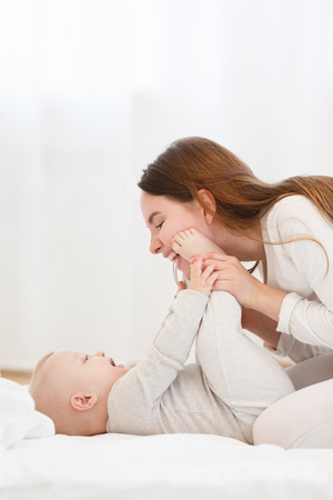 Flexibilität vs. Routine: Die richtige Balance im Tagesablauf für Eltern und Baby