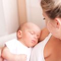 Erste Wochen zu Hause mit dem Neugeborenen: Höhen, Tiefen und Überraschungen