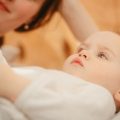 Wie viel Schlaf braucht mein Baby? Altersgerechte Schlafdauer und Schlafzyklen im ersten Lebensjahr