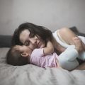 Kindliche Entwicklung in unterschiedlichen Betreuungsformen: Ein wissenschaftlicher Vergleich