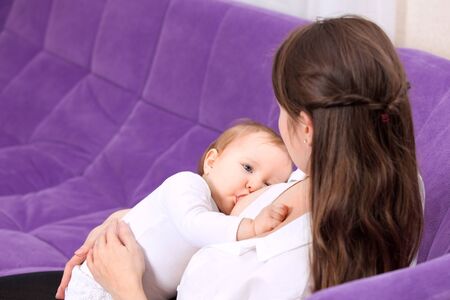 Die wichtigsten Stillpositionen: Ausführliche Anleitung für Komfort und Gesundheit von Mutter und Kind