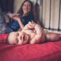 Materialien im Vergleich: Bio-Baumwolle, Wolle und Bambus für Babybekleidung