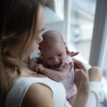 Wie man mit Unsicherheit und Schuldgefühlen als Eltern während der Eingewöhnung umgeht