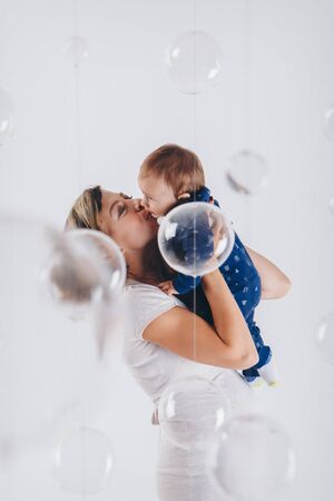 Aufbau und Pflege von Holzmöbeln im Babyzimmer: Nachhaltigkeit und Langlebigkeit