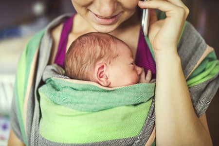 Die Rolle von Schnullern, Kuscheltieren und Schlafhilfen im deutschen Babyalltag